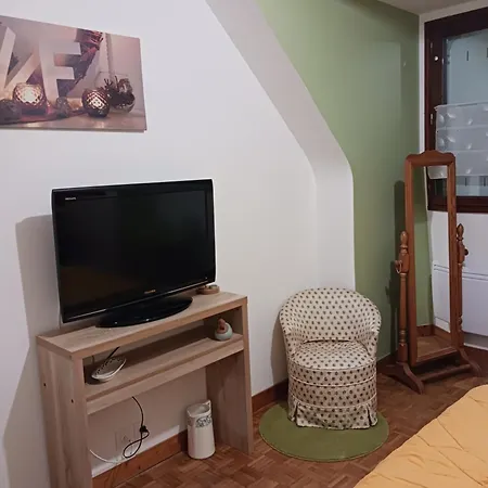 D'hotes Du Clos Du Roi Bed & Breakfast *