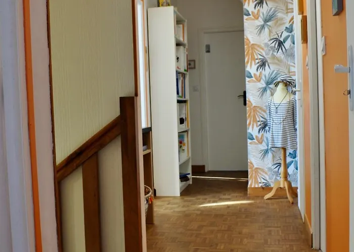 D'hotes Du Clos Du Roi Bed & Breakfast 3*