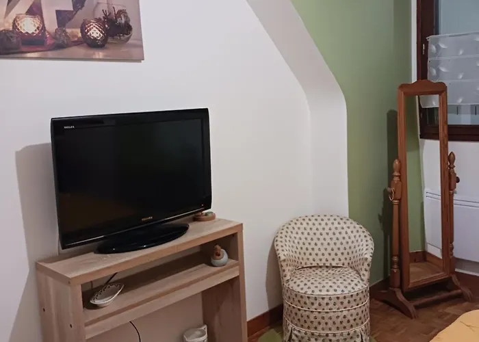 D'hotes Du Clos Du Roi Bed & Breakfast 3*